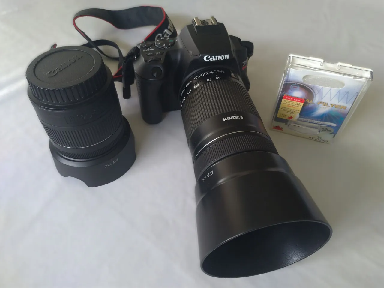 Câmera Canon semi nova.