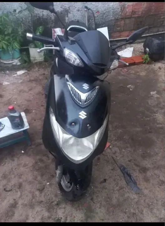Scooter Suzuki 125 troco por carro 