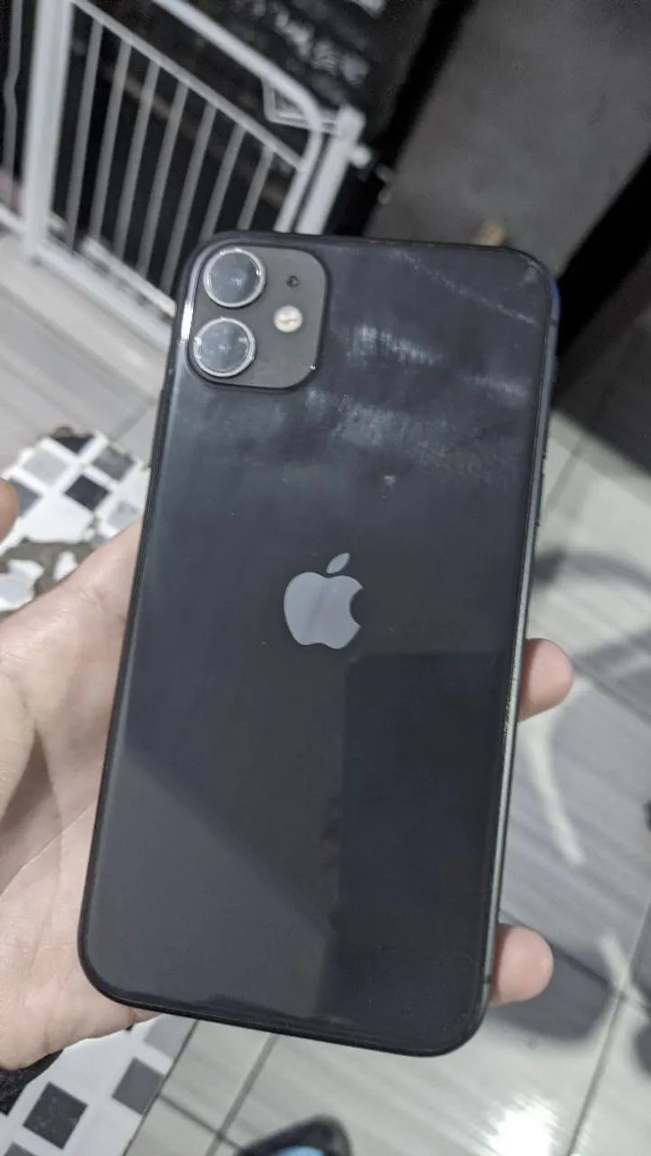 iPhone 11 (Leia a descrição)