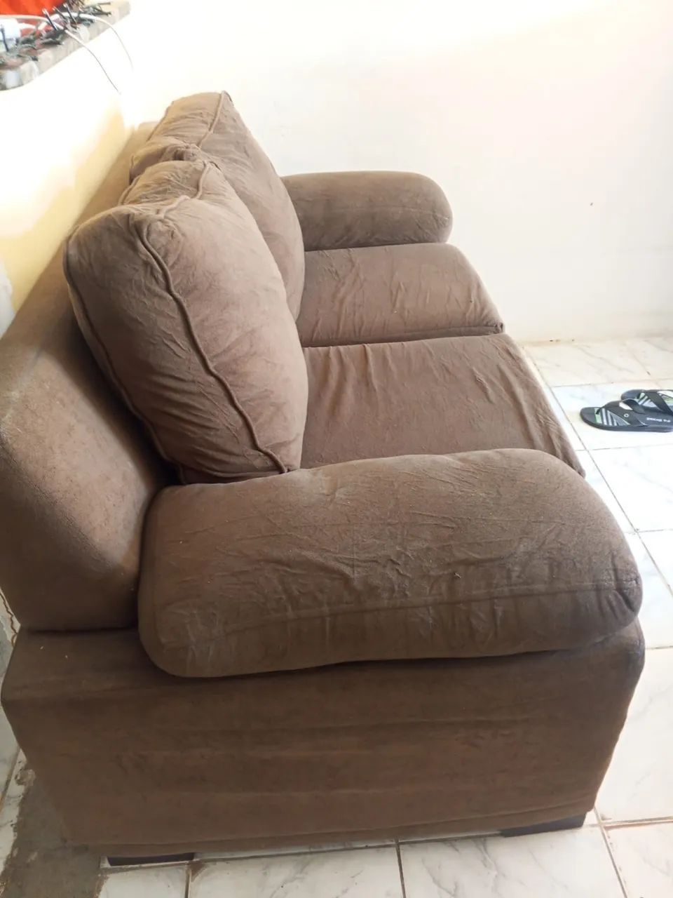 Sofá 2 e 3 lugares , usado porém conservado64573826004354124