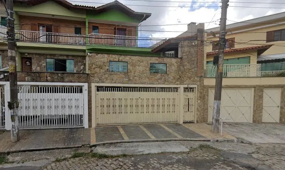 Sobrado para venda com 3 quartos, sendo 1 suíte, 150m²