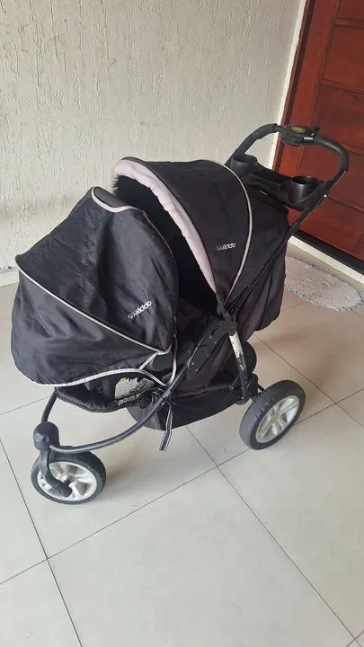 Carrinho de Bebê  e bebê conforto( vendo separado)