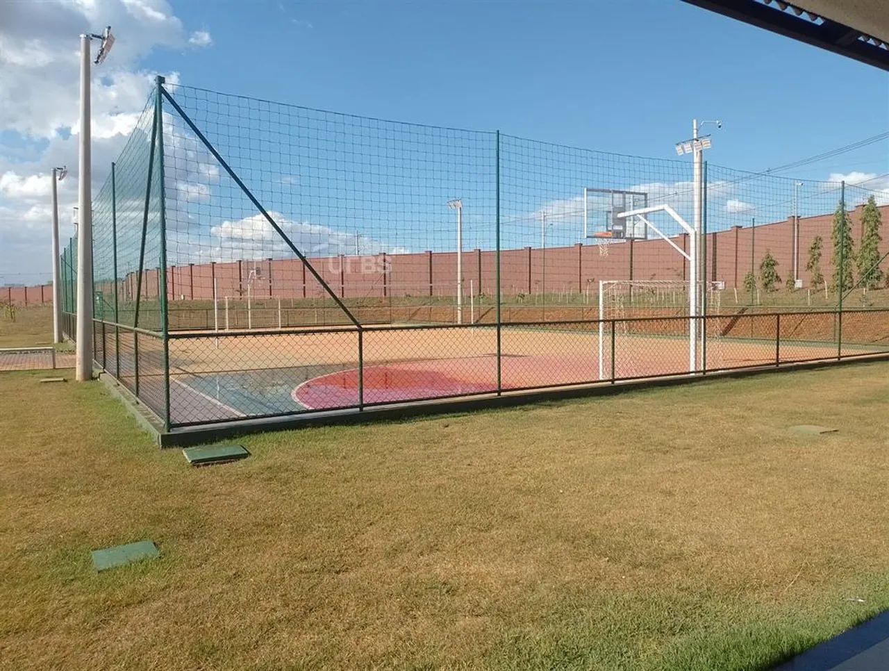 VENDO UM TERRENO 250 MT JARDINS PARMA SENADOR CANEDO - Foto 8