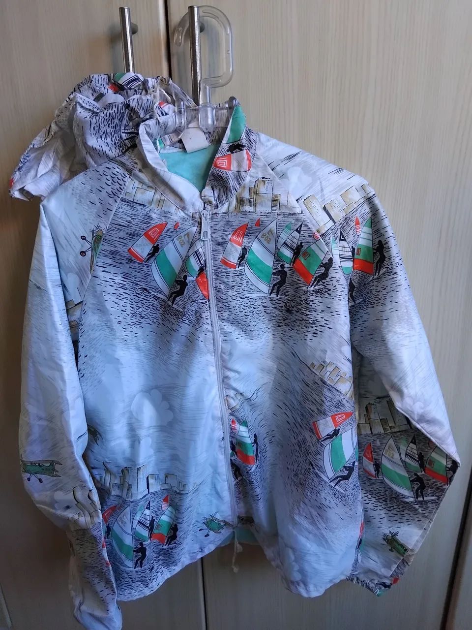 Casaco Infantil capuz forro pelúcia.  Estilo náutico 