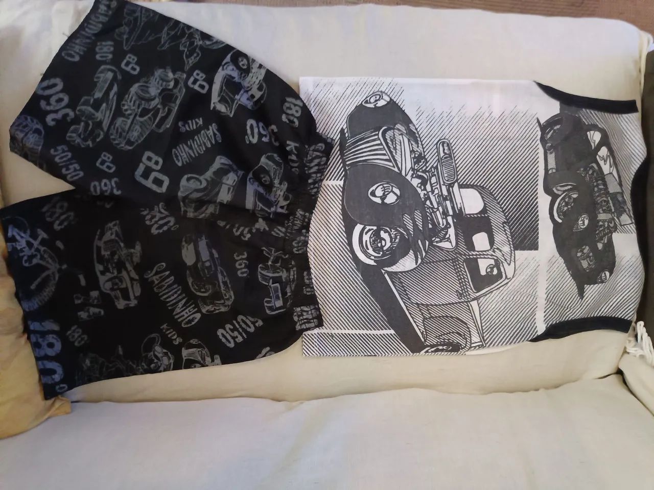 Conjunto Infantil - Camiseta e Bermuda - Carros  - Foto 2