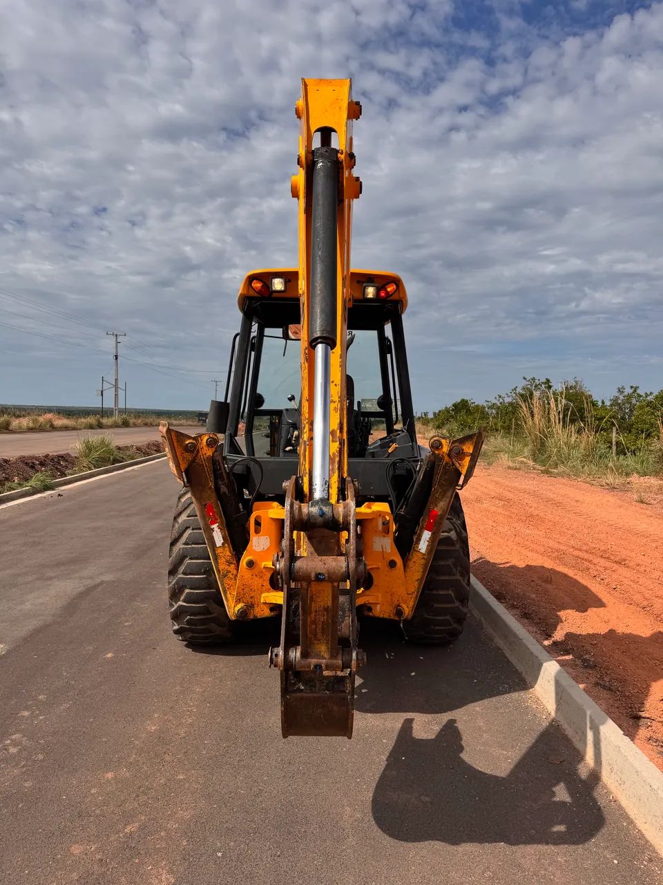 RETROESCAVADEIRA JCB 3C - Foto 2