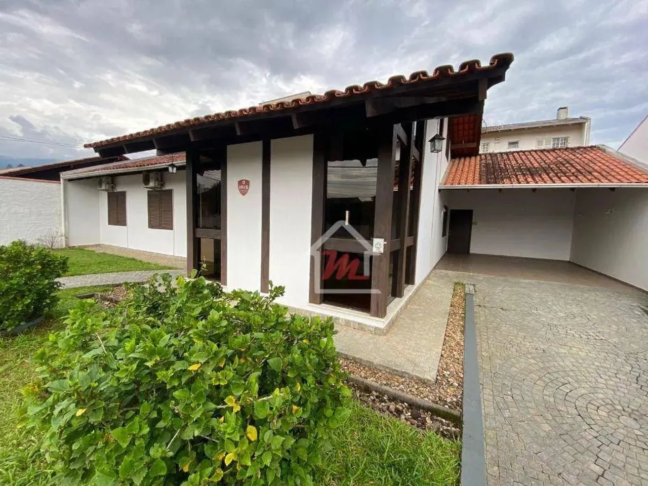 Casa com 4 dormitórios para alugar, 23493 m² por R$ 4.800,00/mês - Velha - Blumenau/SC