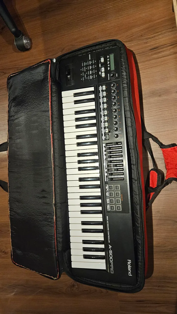 Teclado Controlador Midi Roland A-500PRO