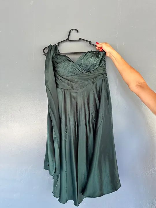 Vestido midi sem alças 