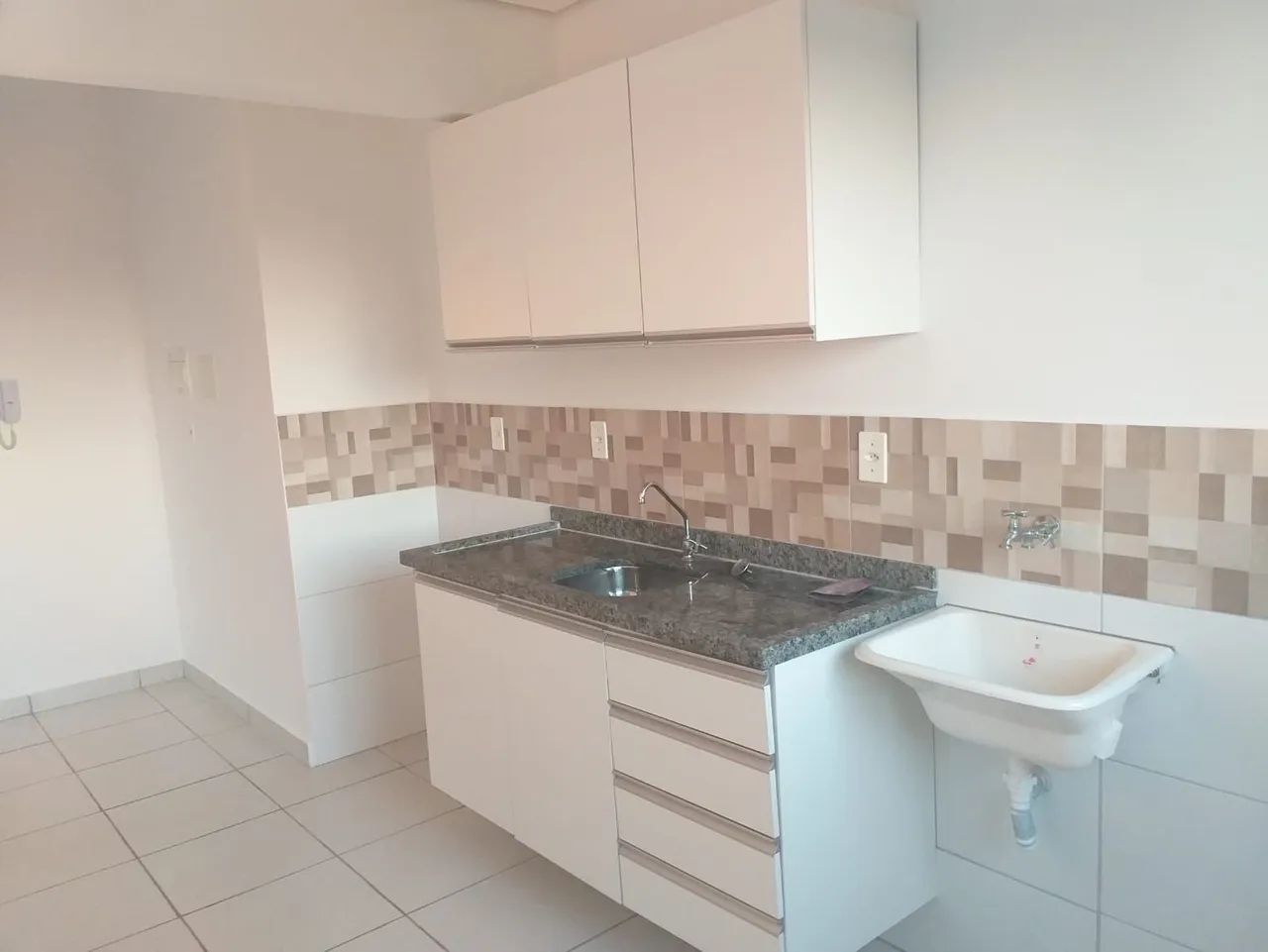 ALUGO APARTAMENTOS DE 1 E 2 QUARTOS BEM LOCALIZADOS. Santa Marta e Centro - Foto 5