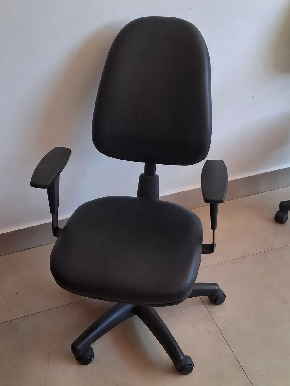 Cadeiras escritório 64842113157122125