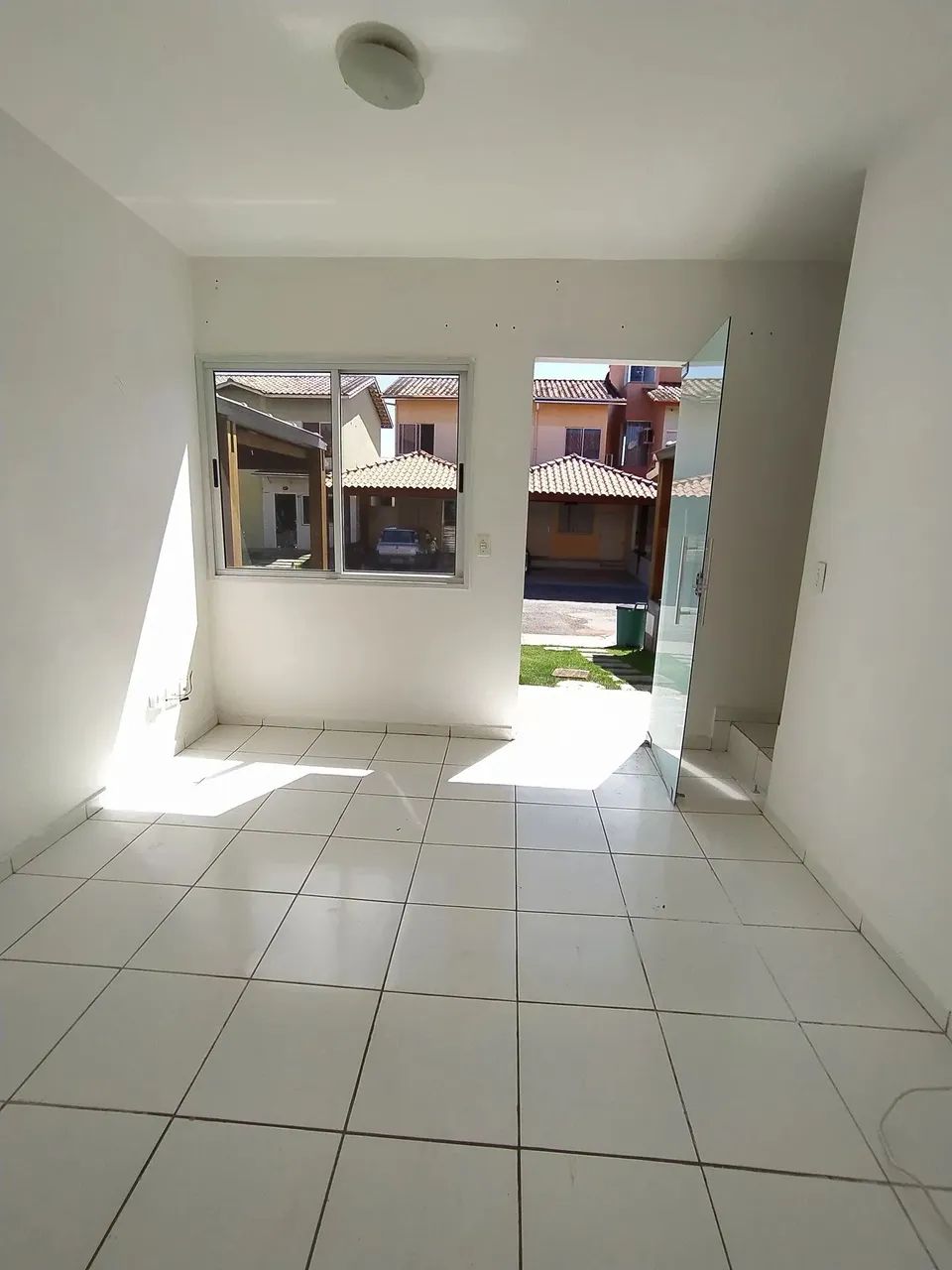Sobrado para aluguel possui 80 metros quadrados com 3 quartos em Residencial Flórida - Goi - Foto 2