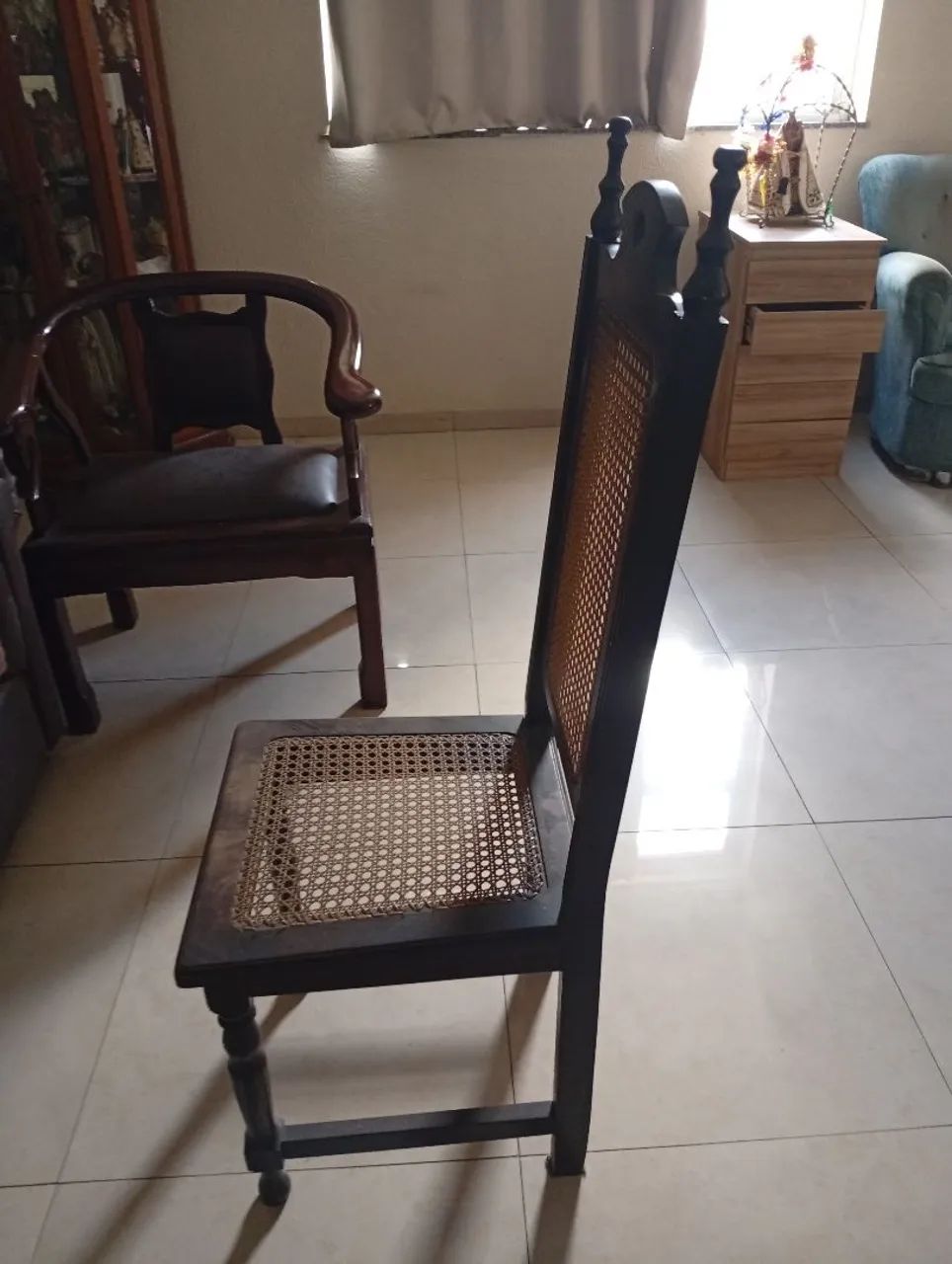 Cadeira de madeira com assento em tela - Foto 2