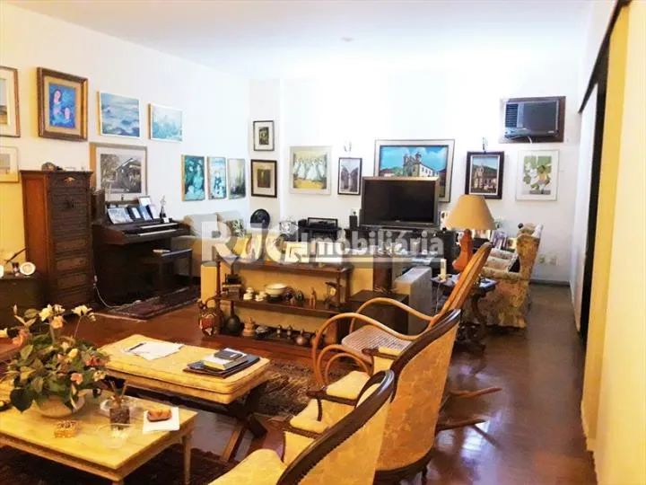Apartamento de 200 metros quadrados no bairro Tijuca com 4 quartos