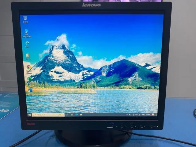Monitor Lenovo ThinkVision L1700PC 17"    4x4 (quadrado)