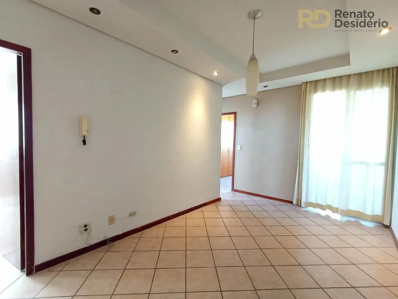 Apartamento de 02 quartos com suite no Esplanada