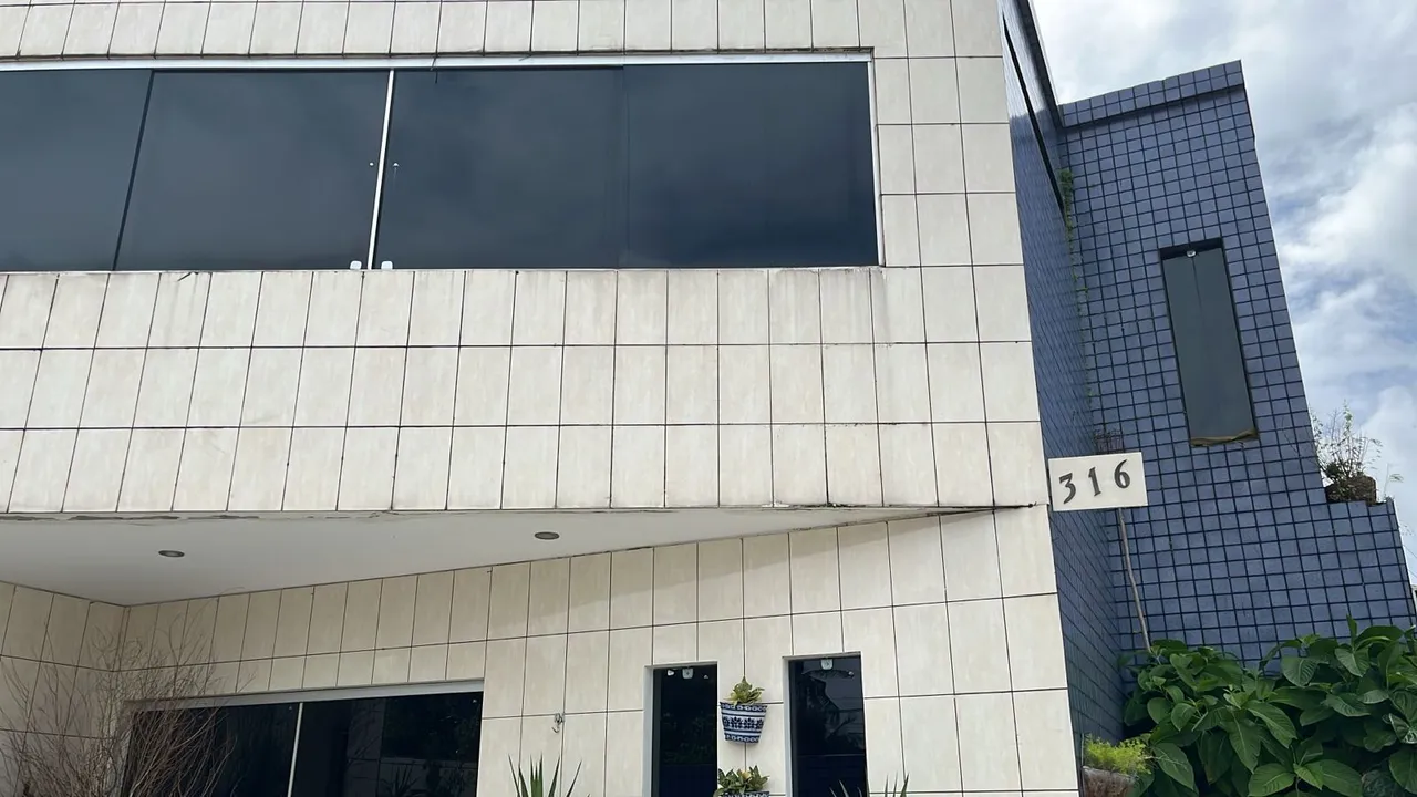 Casa com dois pavimentos 255mt2 eng do meio