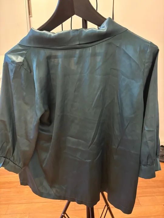 Blusa de seda verde escura - Foto 4