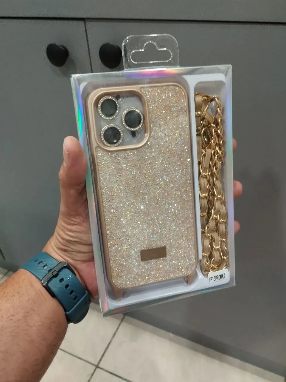 CAPA LUXO IPHONE COM ALÇA