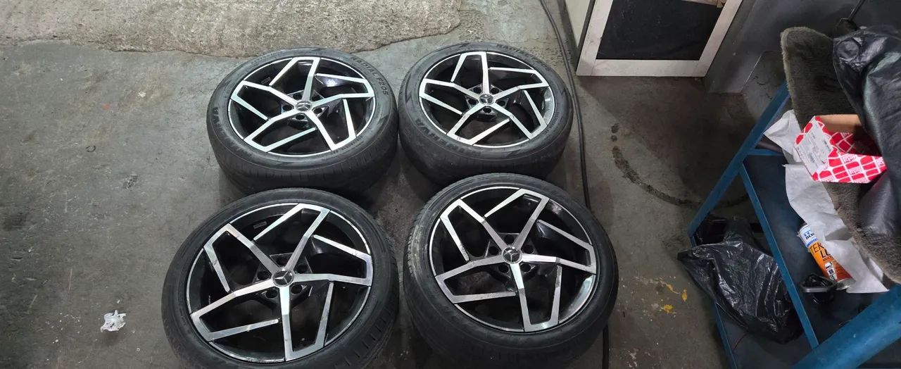 Roda Aro 18" Tala 6" Volcano Mark 8