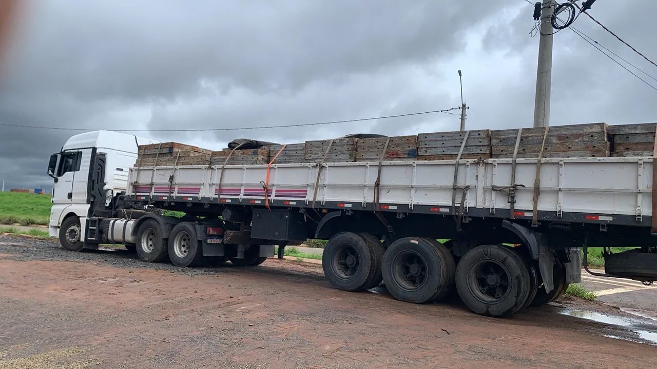 Carreta grade baixa , com lok , ano 94