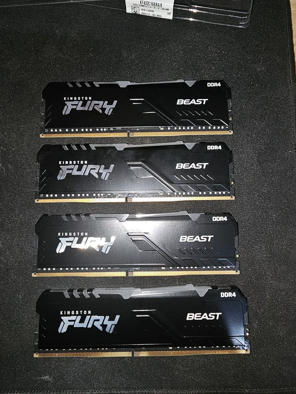 Memória RAM Kingston Fury Beast DDR4 3200MHz 4 pentes de 8gb cada