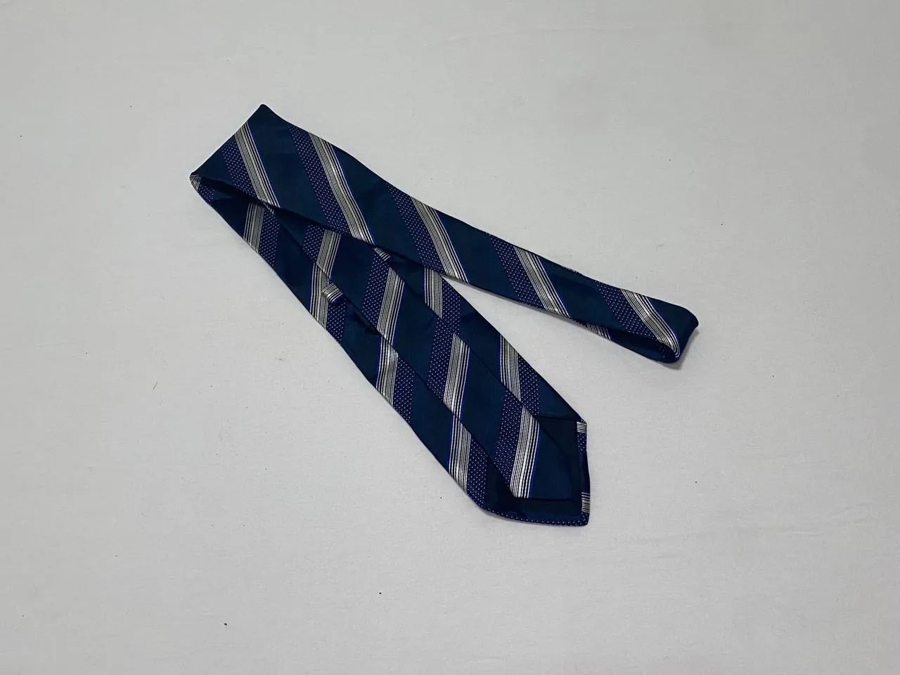 Gravata Hugo Boss Listrada Original Ótimo Estado - Foto 4