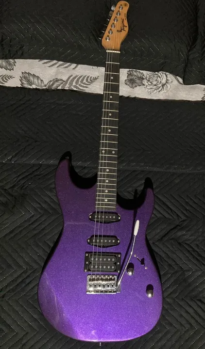 Guitarra Elétrica com Amplificador