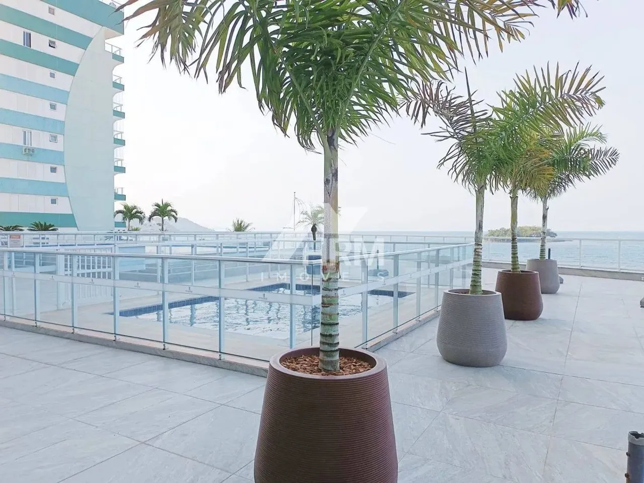 Apartamento de 4 dormitórios frente mar no Centro, em Balneário Camboriú