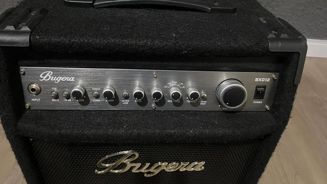 Amplificador de Baixo Bugera BXD12