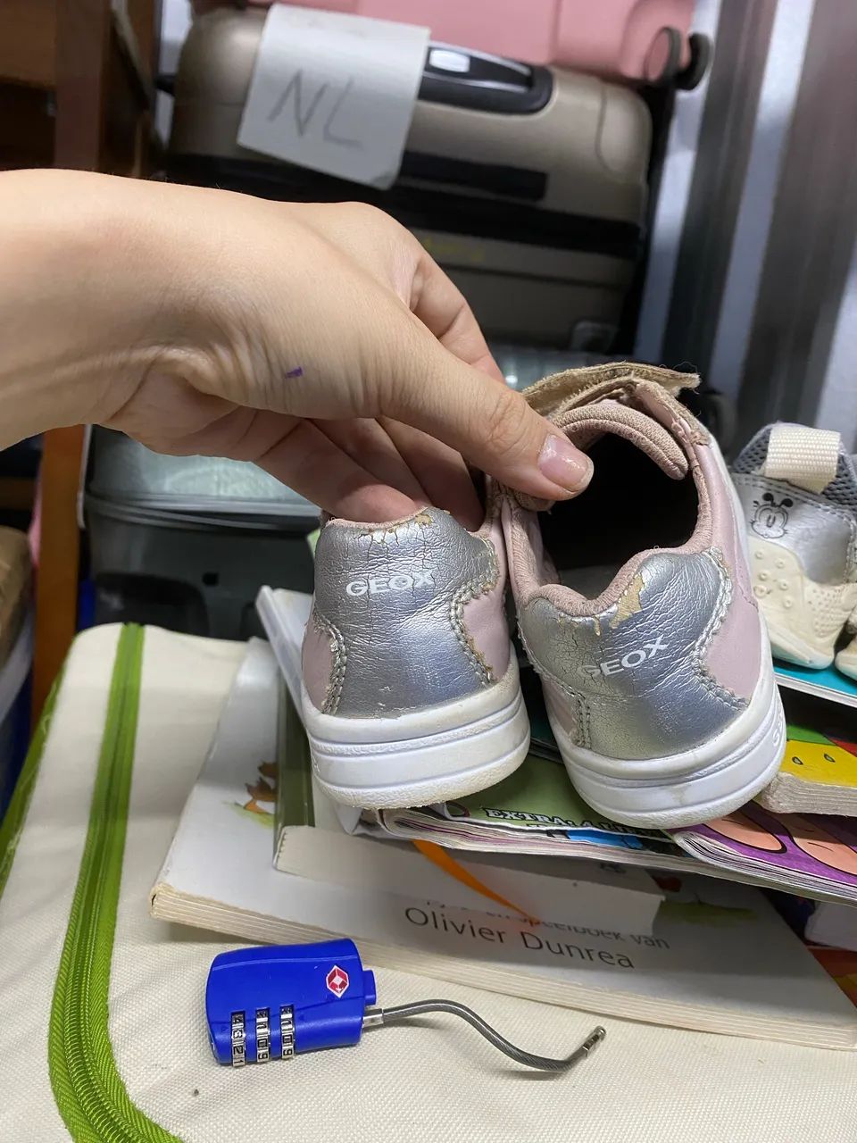 Sapato importado infantil Geox rosa tamanho 25 (europeu) - Foto 3