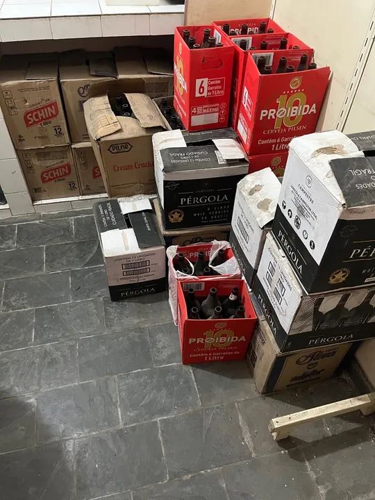 Garrafas de litrão de cerveja R$ 1,00 (um real) cada - Foto 4