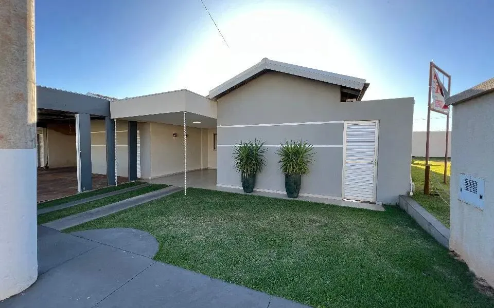 Belíssima casa em Condomínio - villas de Valencia
