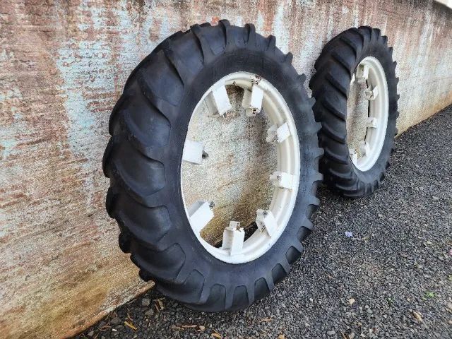 Par Pneus Agrícolas Radiais Michelin Finos p/ Pulverização 12.4-36 Completos Usados - Foto 3