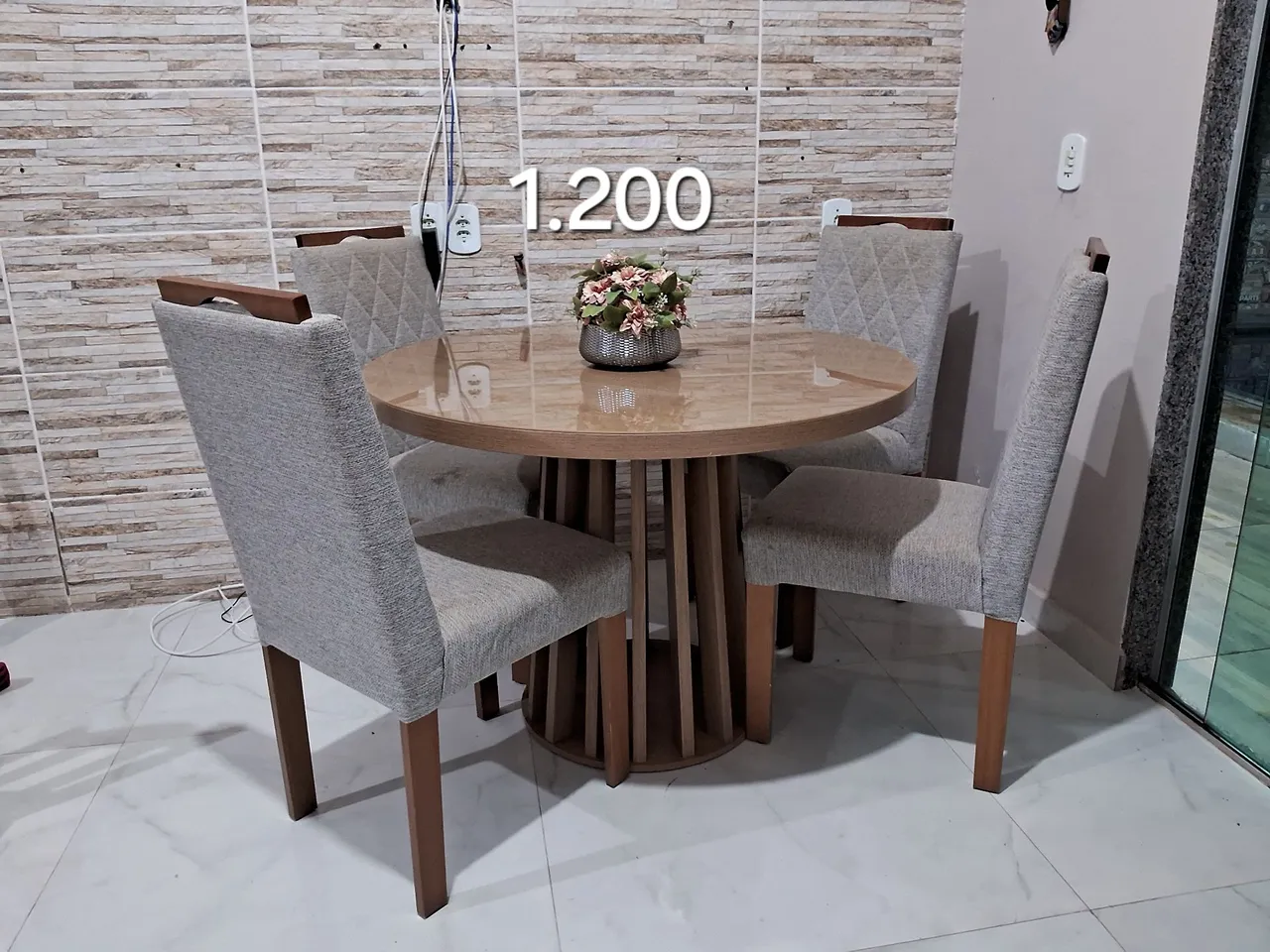 Mesa de Jantar com 4 Cadeiras