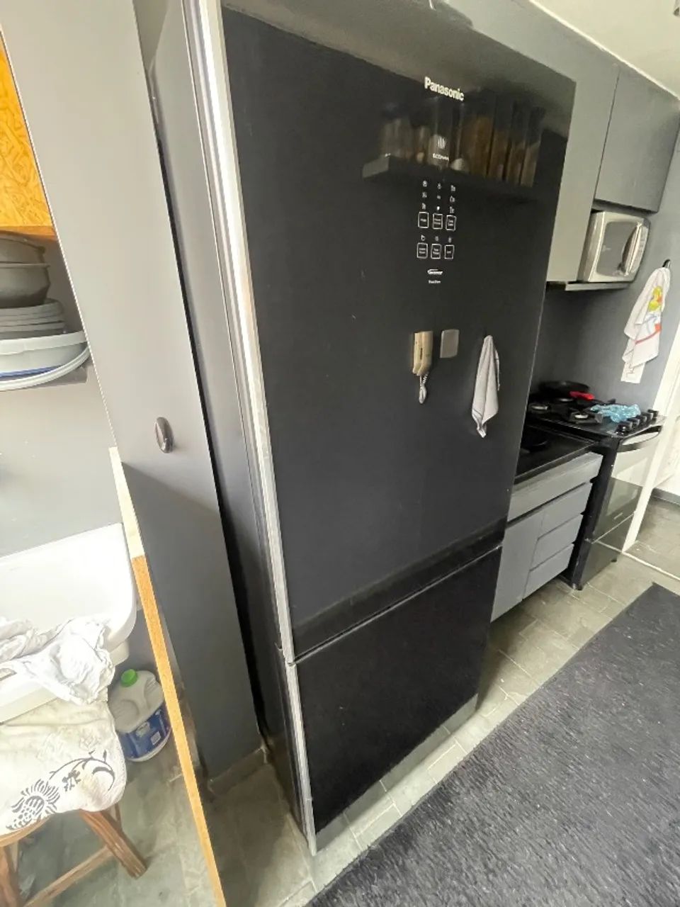 Geladeira  Bottom Freezer Inverter Panasonic Black Glass Frost Free com 425 L