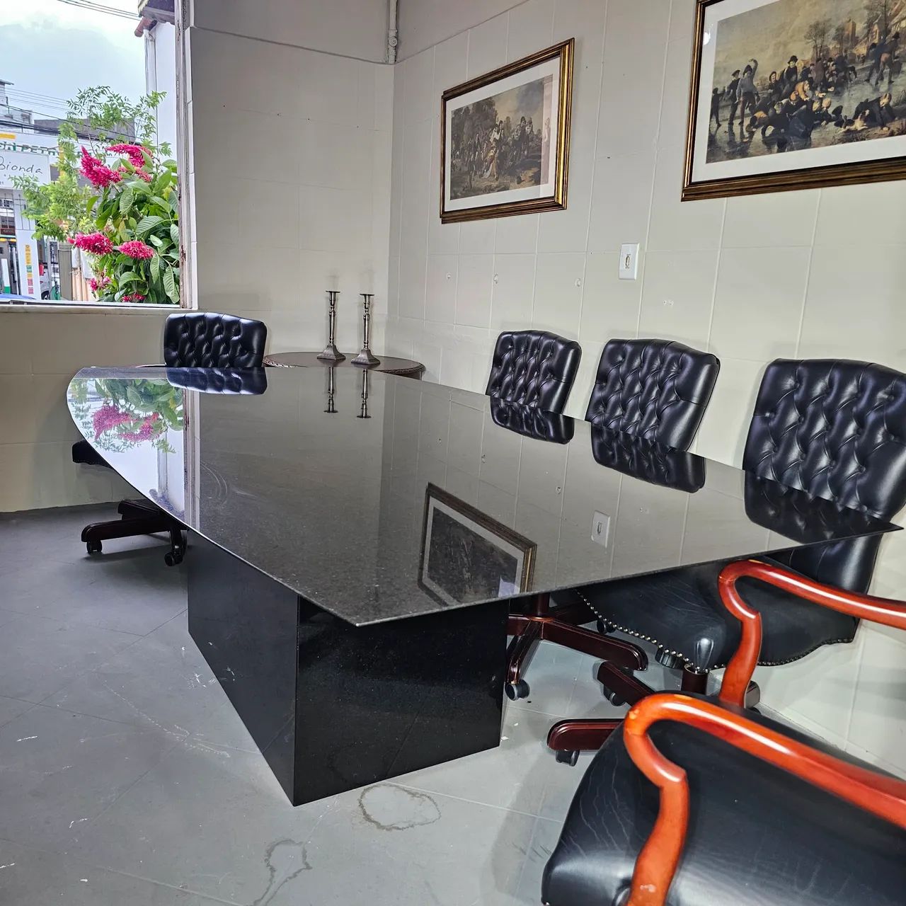 Móveis escritório super luxo, mesa com 6 cadeiras e 2 poltronas - Foto 4