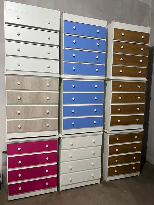Cômoda 4 gavetas em cores variadas 