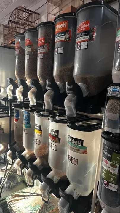 Dispenser de ração 20 litros cadê até 15 kilos em cada  - Foto 3