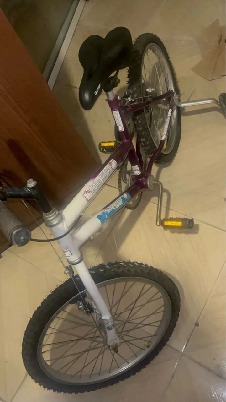 Bicicleta Infantil Hello Kitty - Foto 2