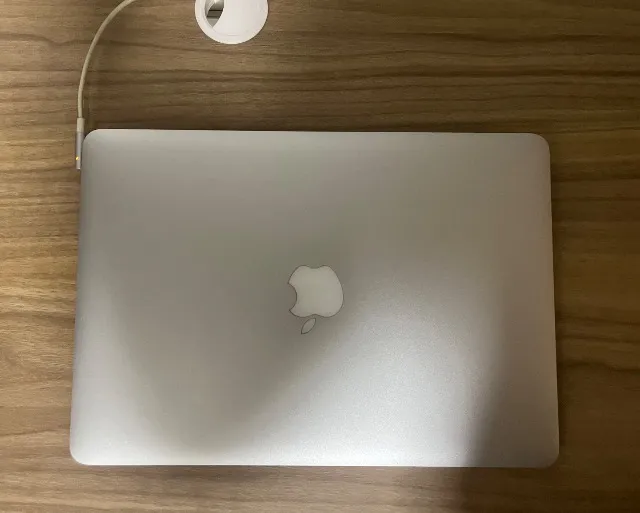 MacBook Air 13インチ A1369 Mid 2011 SSD搭載 MacBook Air ☆MacBook (13-inch, Mid 2011)・Core i5 1.7GHz