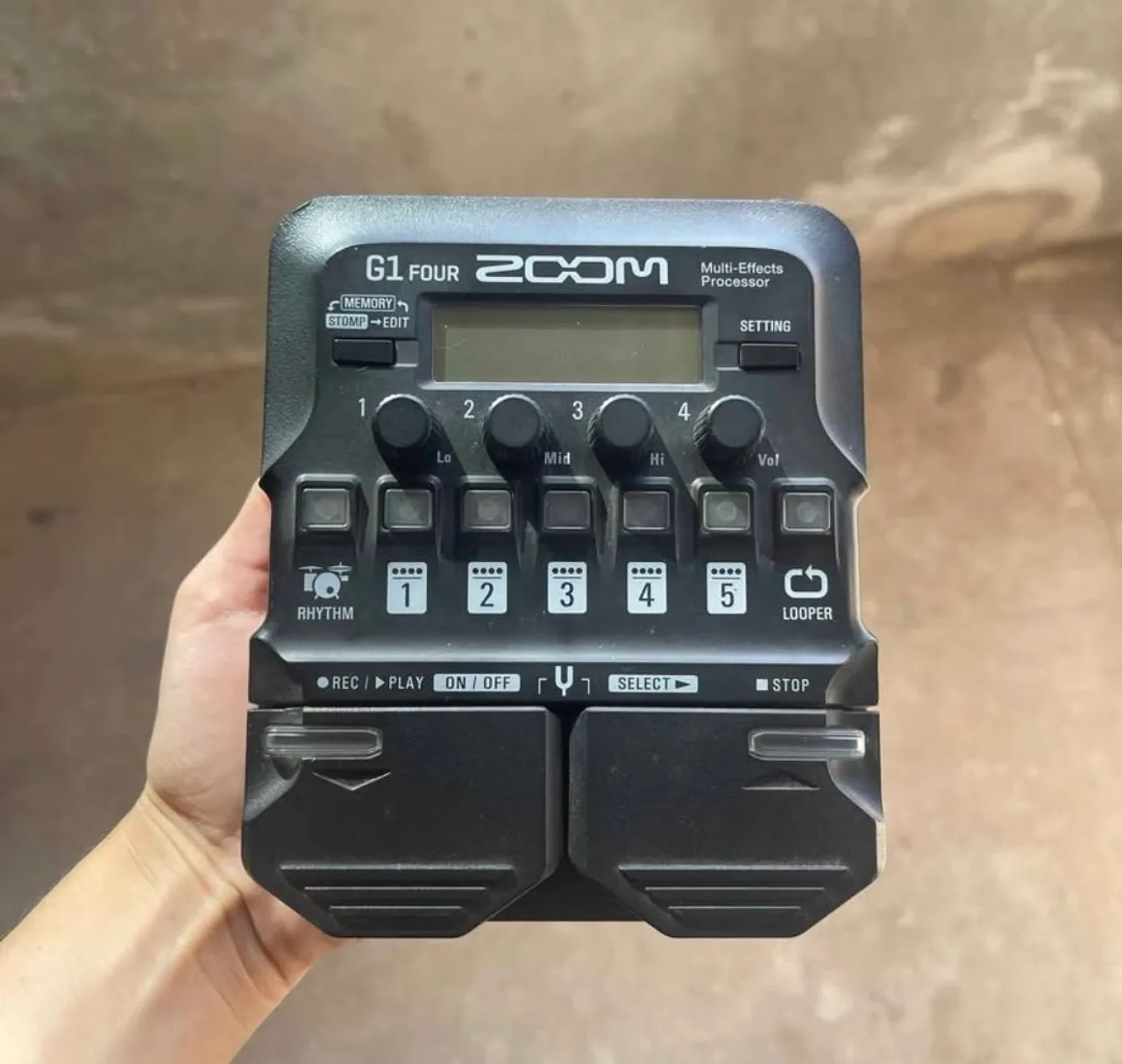 Zoom G1 Four Multi-Effects Processor