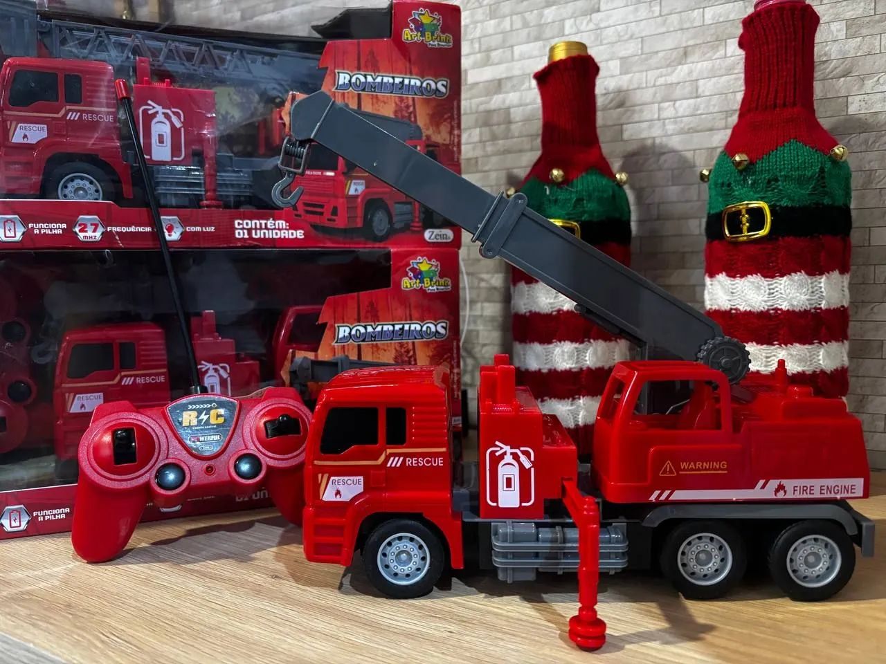 Caminhão do bombeiro carrinho de controle remoto com 7 funções/ aceitamos cartão  - Foto 2