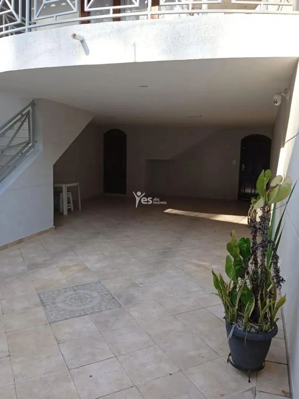 Casa de três andares á venda com 254 m², no bairro Parque Jaçatuba, com 3 dormitórios send - Foto 4