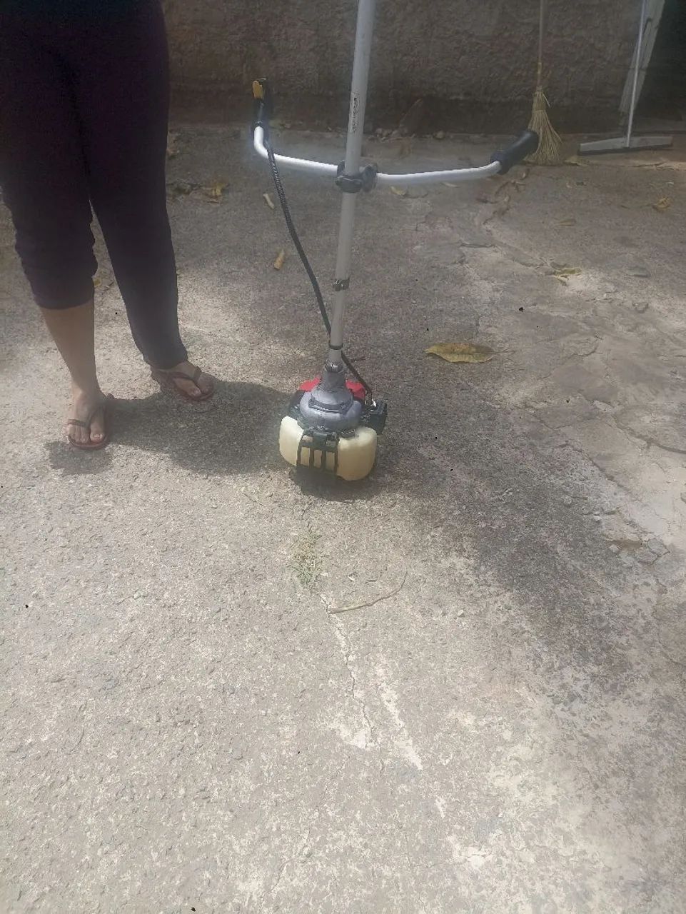 Roçadeira Honda UmK 450t 50cc 4 tempos uso profissional  - Foto 4