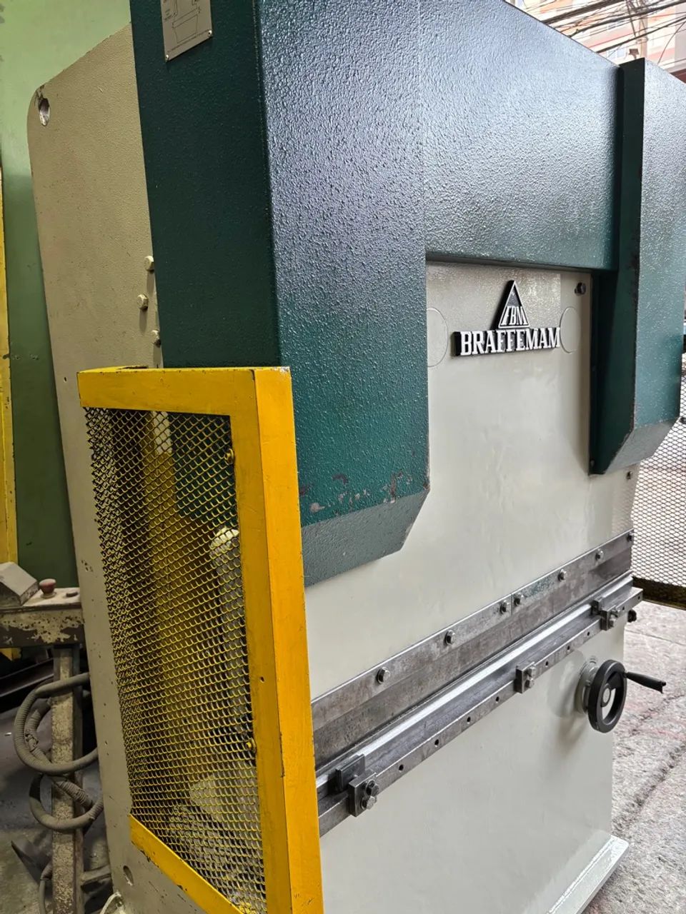 Dobradeira hidráulica BRAFFEMAM - Foto 2