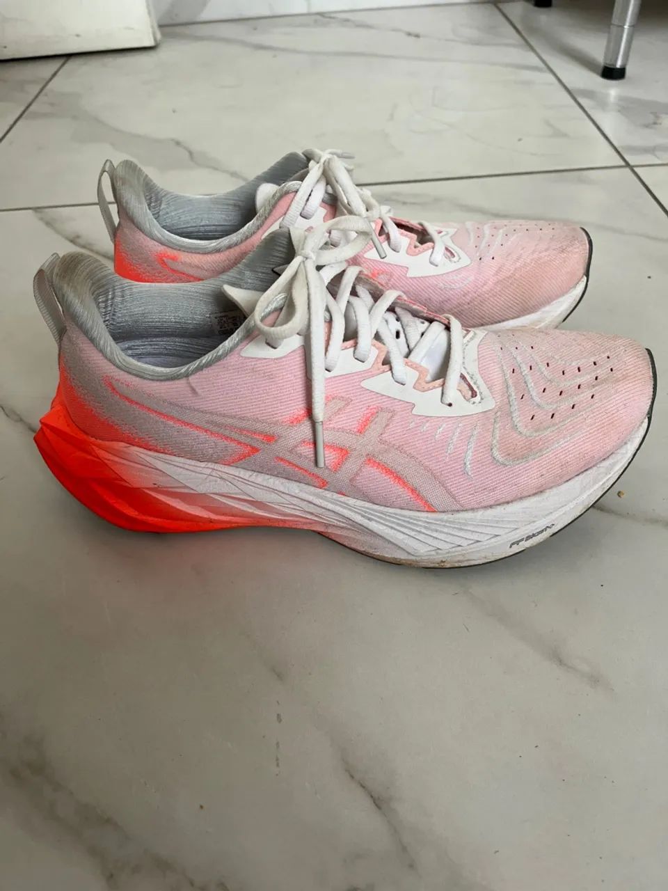 Tênis Asics Novablast 4 Centennial