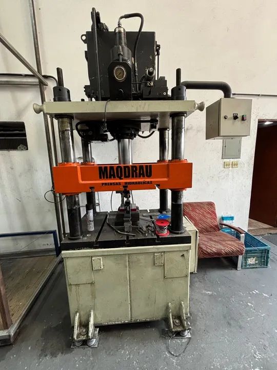 Prensa Hidráulica Industrial Maqdrau 40 toneladas  - Foto 3