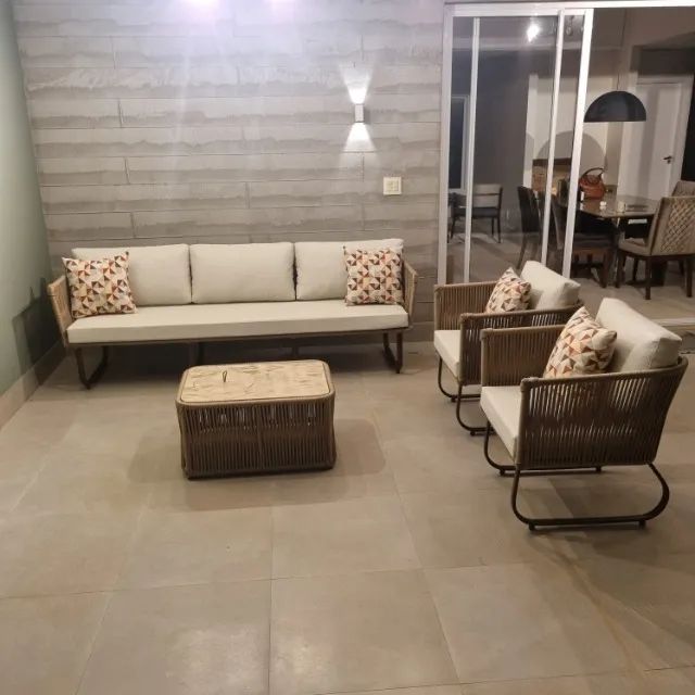 CONJUNTO DE SOFÁ CORDA NÁUTICA COM MESA DE CHAMPANHEIRA