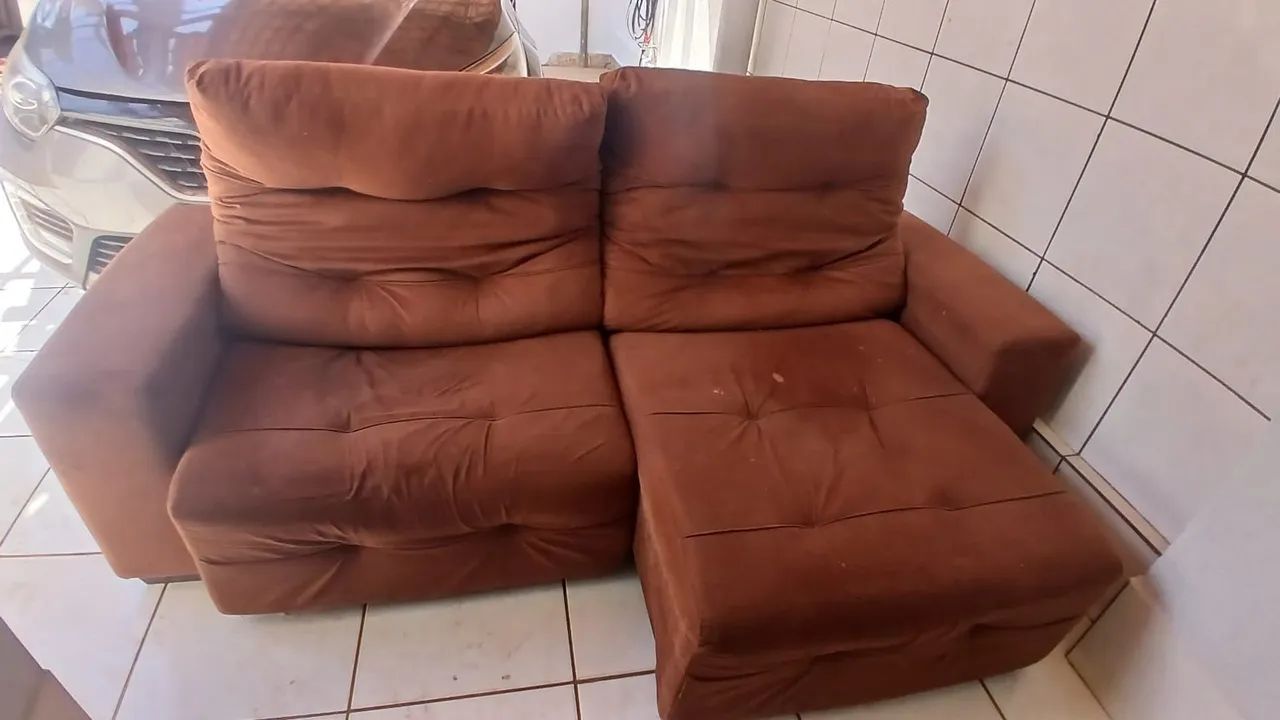 Vendo sofá retrátil de 2 lugares  - Foto 2